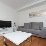 Ulia Apartments- Garden Boutique & 1 Free Parking Space