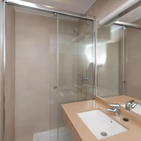 Appartement Ulia Apartments- Garden Boutique & 1 Free Parking Space