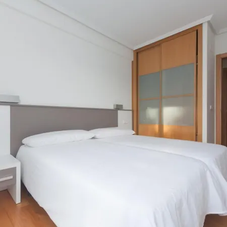 Ulia Apartments- Garden Boutique & 1 Free Parking Space Appartement
