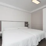 Ulia Apartments- Garden Boutique Апартаменти