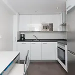 Ulia Apartments- Garden Boutique & 1 Free Parking Space 아파트