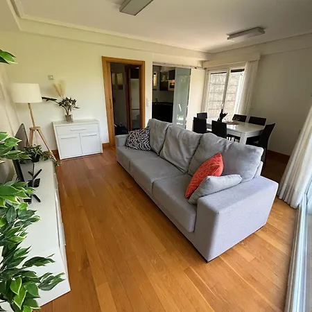 Ulia Apartments- Garden Boutique דירה