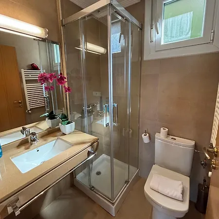 Ulia Apartments- Garden Boutique Apartment *