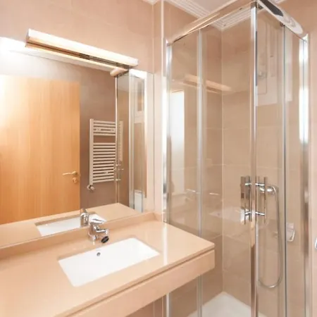 Ulia Apartments- Garden Boutique *