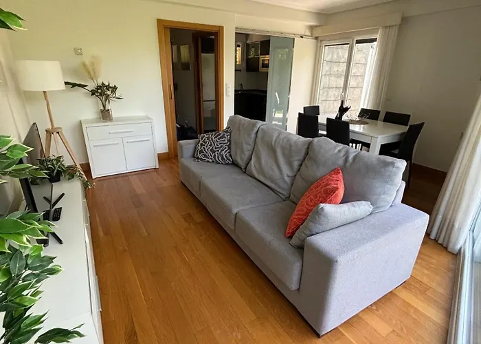 Ulia Apartments- Garden Boutique דירה