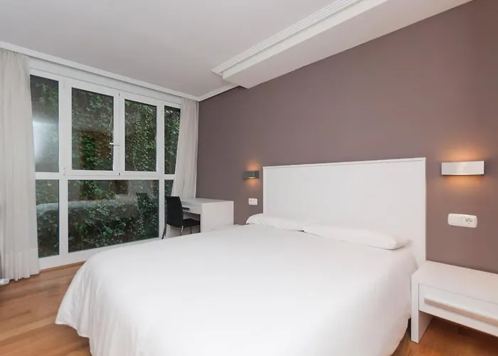 Ulia Apartments- Garden Boutique Апартаменти