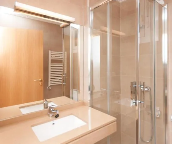 Ulia Apartments- Garden Boutique *