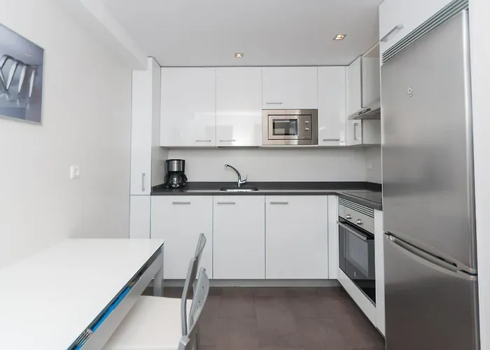 Ulia Apartments- Garden Boutique דירה